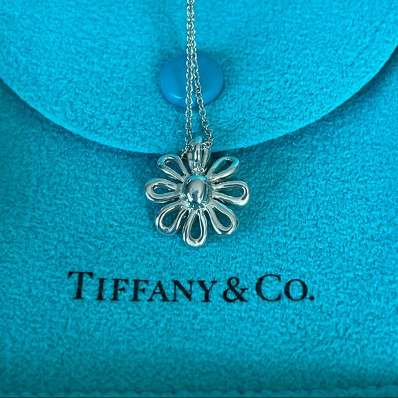 SOLD💗Tiffany & Co.💗 Necklace DaisyNecklace - Picture 3 of 7